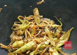 酸笋炒辣椒的做法图解4