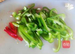 青椒炒肉的做法图解2