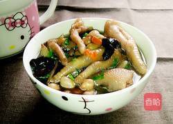 花生木耳炖鸡爪的做法图解11