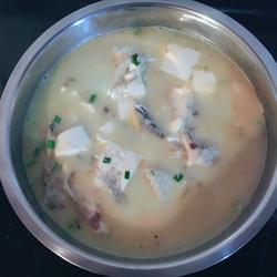 鱼头煲豆腐的做法[图]