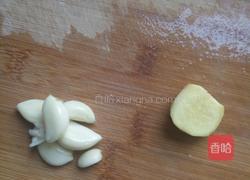土豆烧鸡的做法图解1