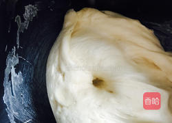 豆沙面包的做法图解2