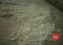 手擀鸡蛋面的做法图解7