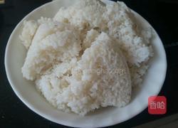 五彩炒饭的做法图解1
