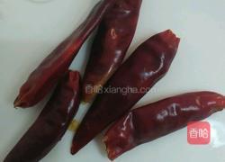 辣炒小肠鱼豆腐的做法图解2