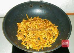 土豆炒鸡肉条的做法图解6