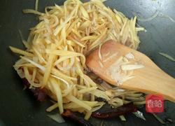洋葱炒土豆丝怎么炒 MjUwX2MyOjEvM15yYjI6MS84XzE4MA