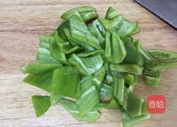 青椒炒鸡蛋的做法图解2