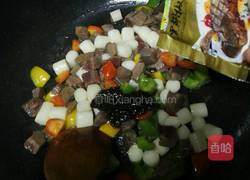 牛排丁炒彩椒年糕的做法图解11
