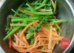 香芹拌黄花菜的做法图解5