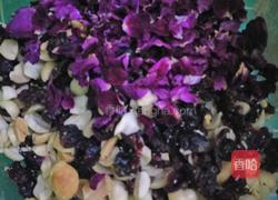 玫瑰蔓越莓牛轧糖的做法图解2