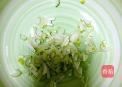 土豆鸡蛋饼的做法图解1