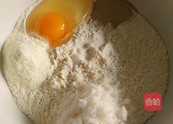 牛奶吐司的做法图解1