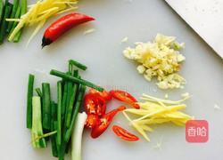 香菇鸡肉炒虎椒的做法图解3