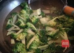 素炒西兰花的做法图解4