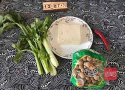 蟹菇芹菜豆腐汤的做法图解1