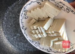 蟹菇芹菜豆腐汤的做法图解4