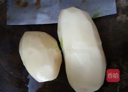土豆片烧肉的做法图解1