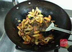香菇炒冻豆腐的做法图解6