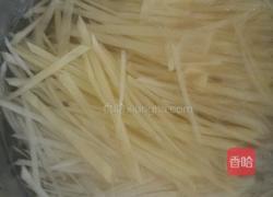 炝拌土豆丝的做法图解1