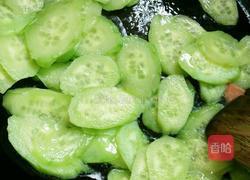 青瓜炒火腿肠的做法图解4