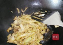 包菜炒馒头丁的做法图解3