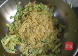 家常炒方便面的做法图解5