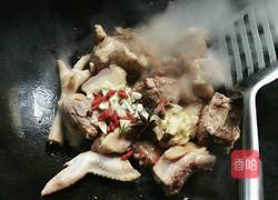 小鸡炖蘑菇的做法图解8