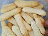 宝宝辅食坚果手指饼干