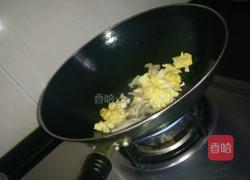 鸡蛋炒平菇的做法图解8