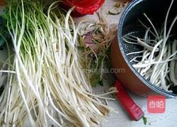 芹芽炒肉丝的做法图解1