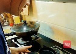 宝贝汤心煎蛋的做法图解4