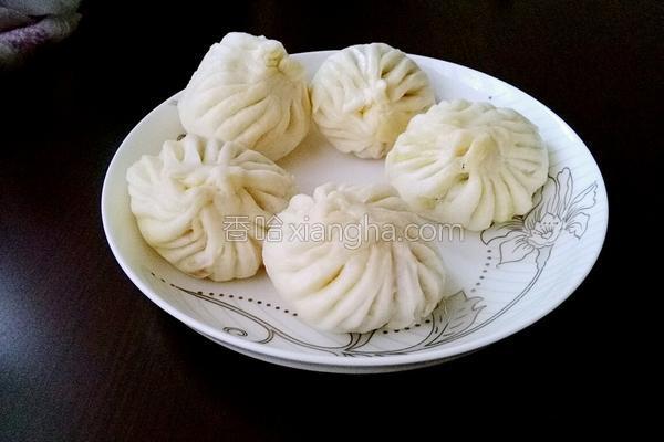 荸荠虾仁猪肉包子的做法