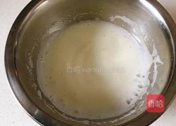 分蛋海绵小蛋糕的做法图解3