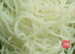 芹菜鸡蛋炒粉的做法图解1