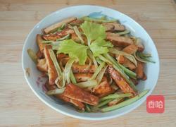 芹菜炒香干的做法图解1