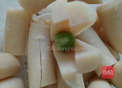 五彩鸡肉煎泥肠的做法图解3