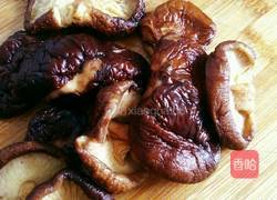 香菇五花肉焖饭的做法图解4