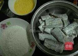 炸带鱼的做法图解2
