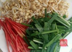 韭菜炒绿豆芽的做法图解1