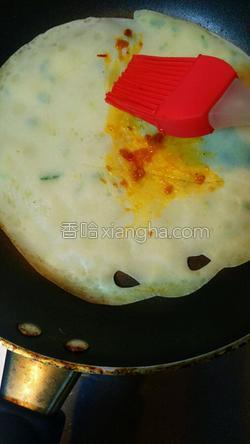 鸡蛋葱花软饼的家常做法视频