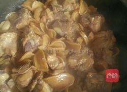 猪排骨炖土豆干的做法图解3