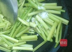 芹菜炒豆干的做法图解6
