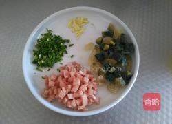 皮蛋瘦肉粥的做法图解2