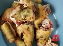 秘制红烧猪蹄的做法图解1