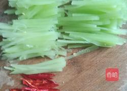凉拌莴笋丝的做法图解2