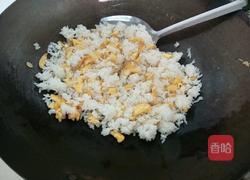 酱油炒饭的做法图解4