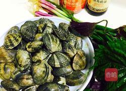 香辣紫苏爆花甲的做法图解1
