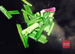 香辣紫苏爆花甲的做法图解2