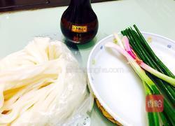 鲜味素炒山水河粉的做法图解1